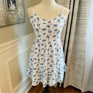 Hollister Blue & White Floral Tie-Back Mini Summer Dress Sz. M
